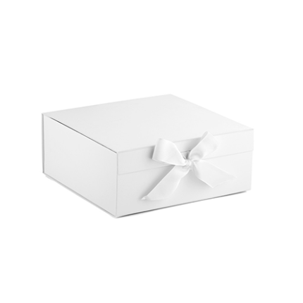 White medium rectangle magnetic gift boxes wholesale